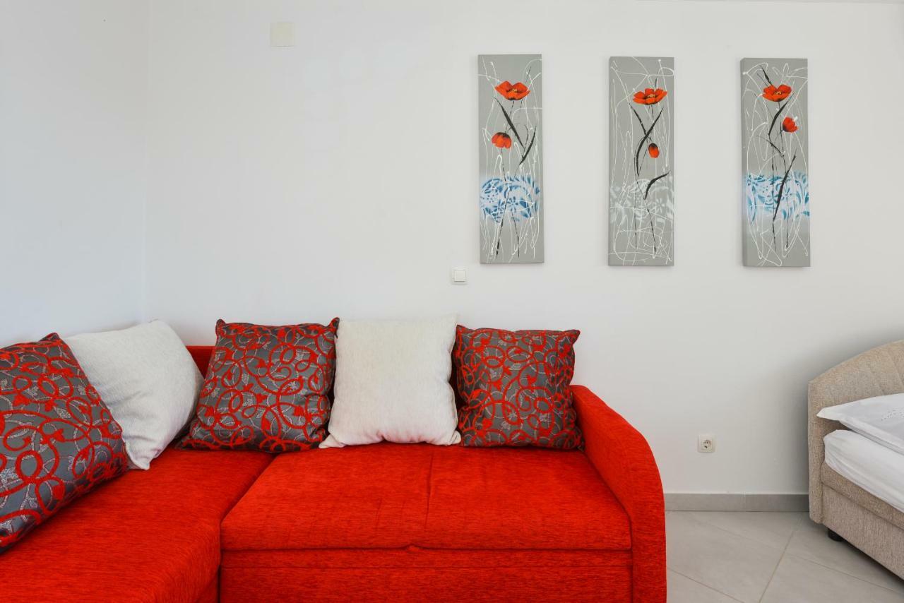 Apartments L&M Vir Ngoại thất bức ảnh