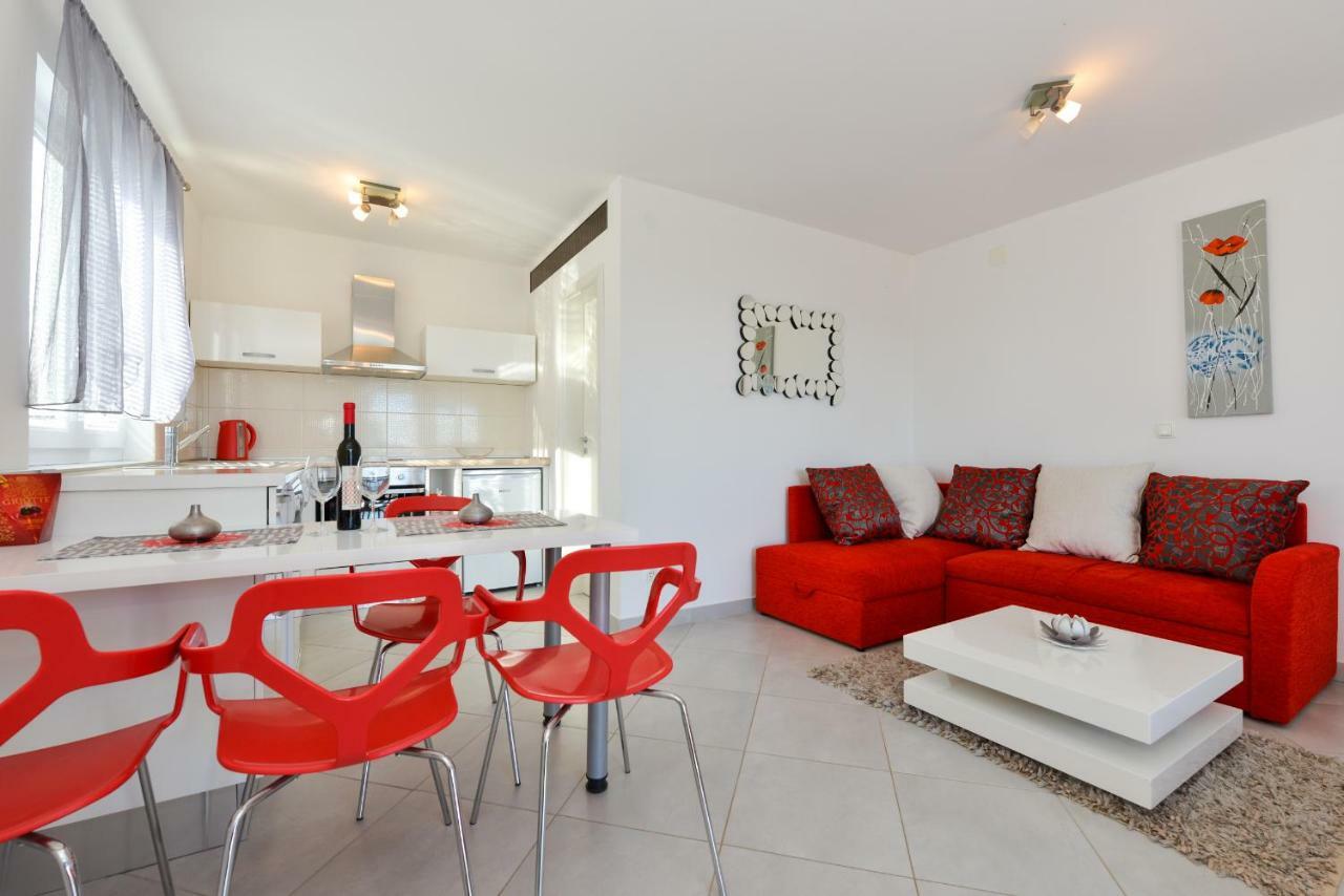 Apartments L&M Vir Ngoại thất bức ảnh