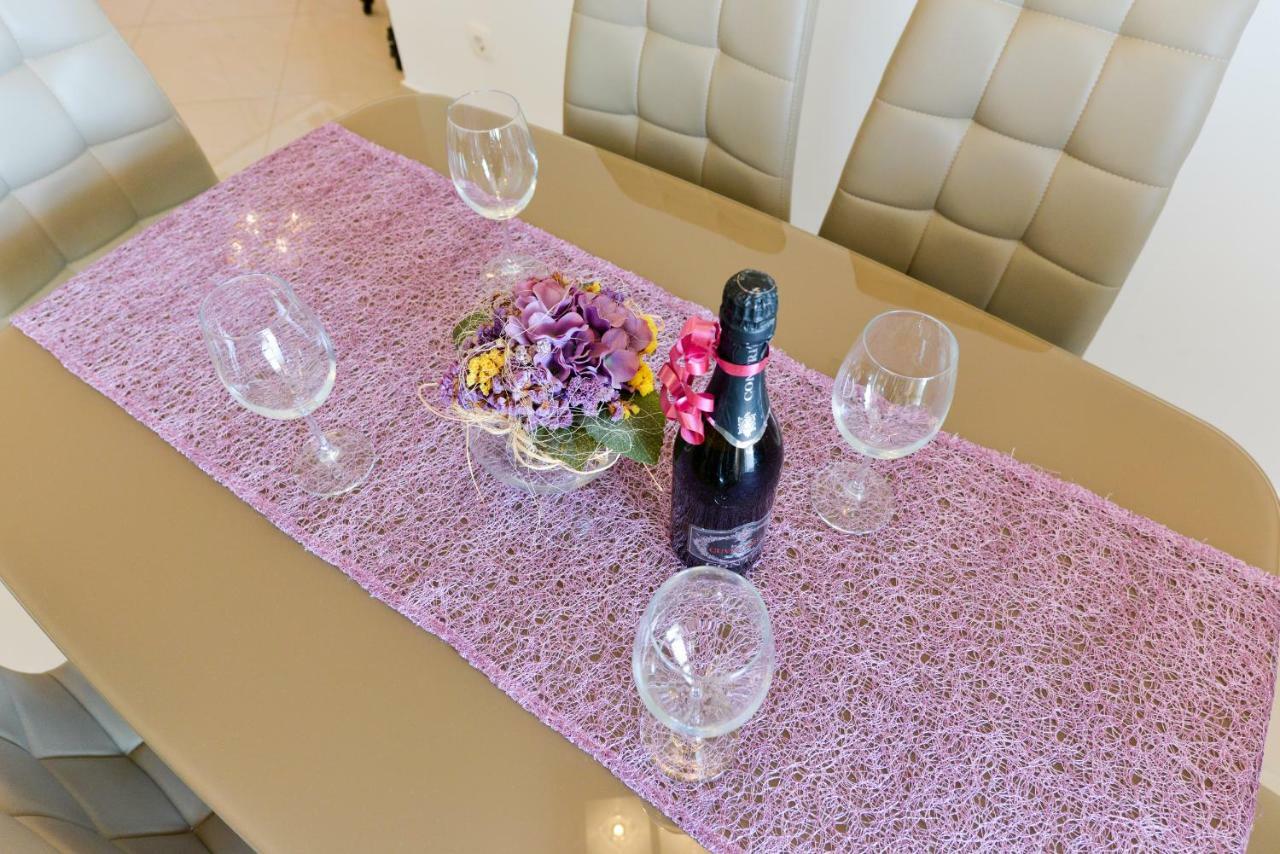 Apartments L&M Vir Ngoại thất bức ảnh