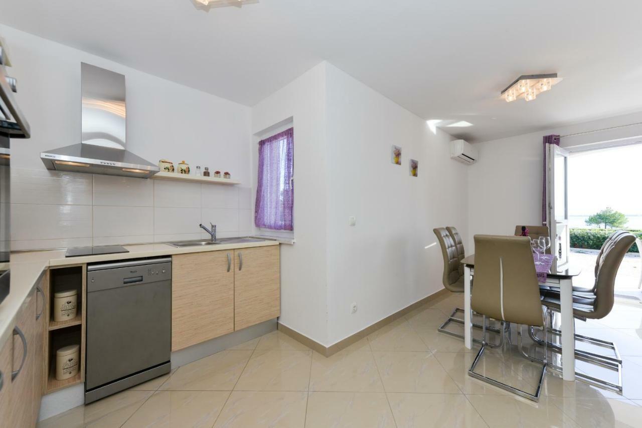 Apartments L&M Vir Ngoại thất bức ảnh