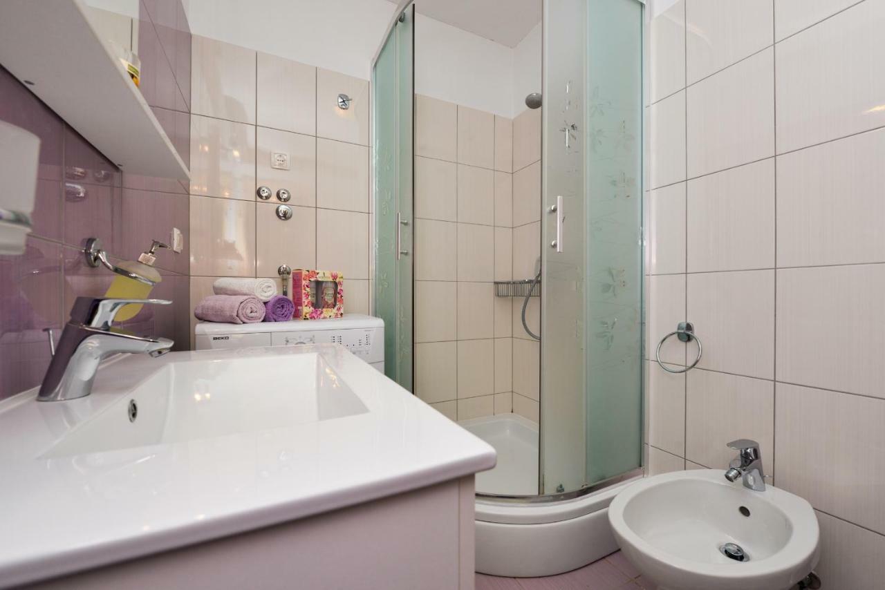 Apartments L&M Vir Ngoại thất bức ảnh