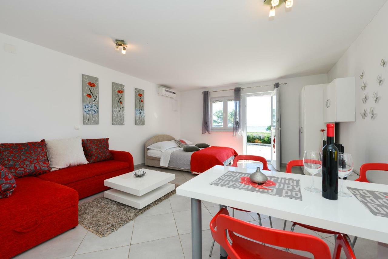 Apartments L&M Vir Ngoại thất bức ảnh