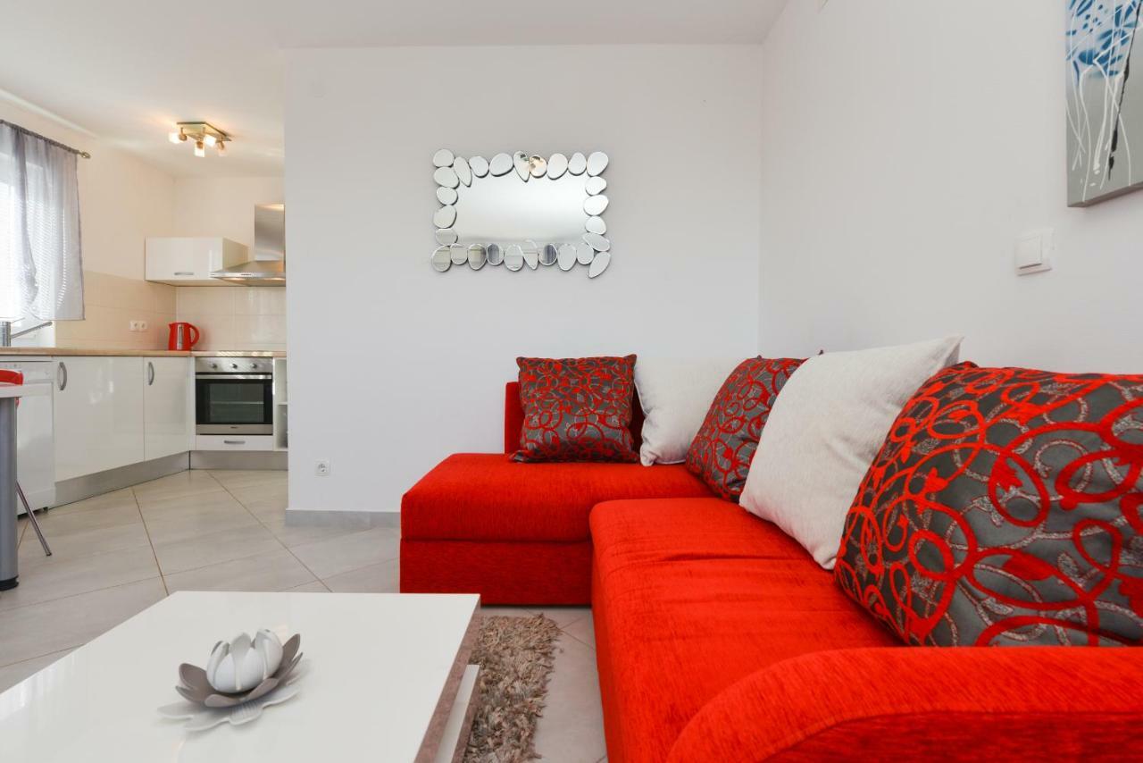 Apartments L&M Vir Ngoại thất bức ảnh